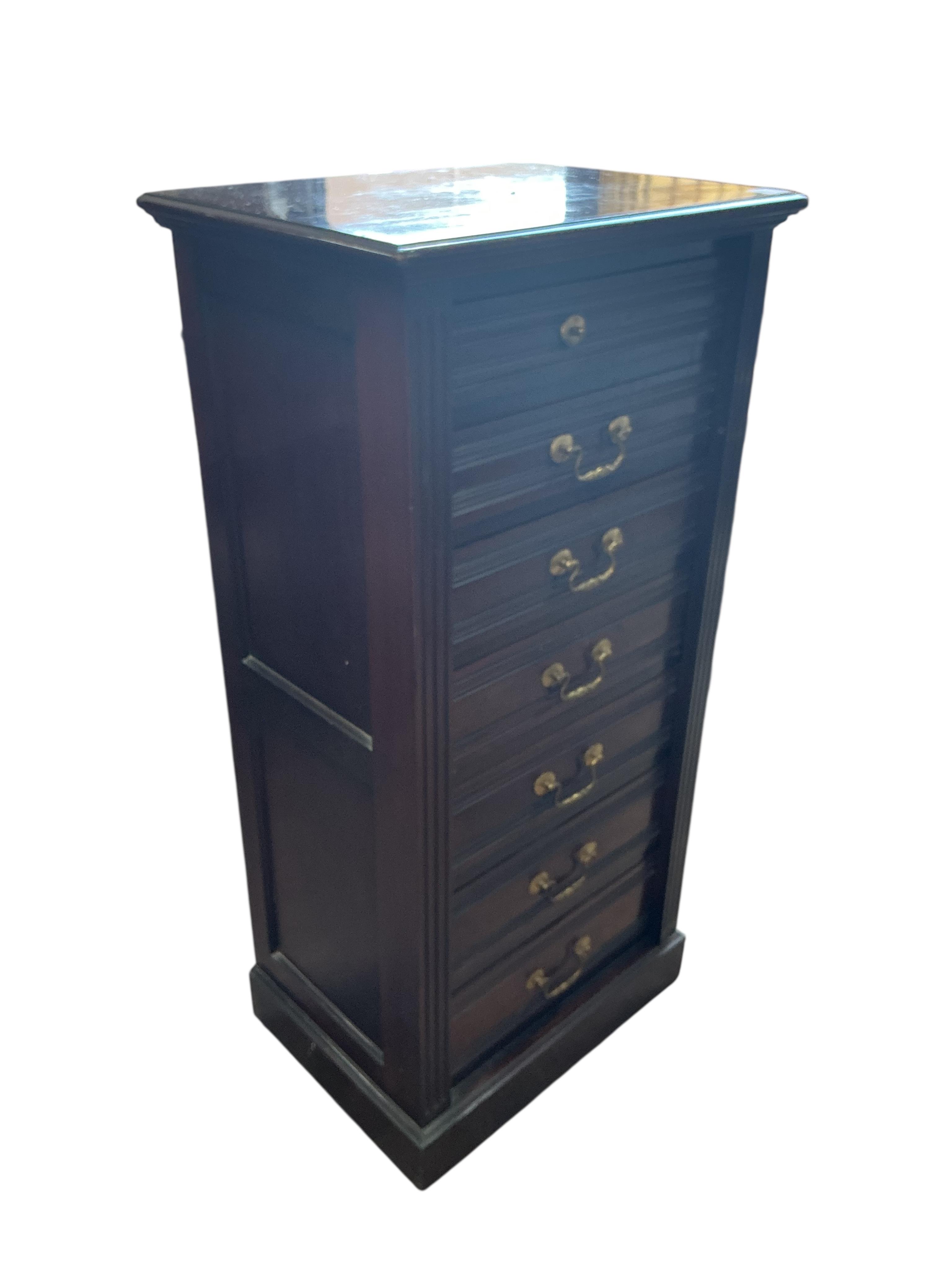 An early 20th century mahogany Wellington chest, width 55cm, depth 42cm, height 114cm